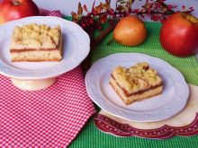 Ciasto krucho-drożdżowe z owocami i kruszonką 