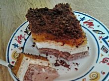 Ciasto śmietanowo - brzoskwiniowo - czekoladowe