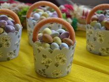 Cytrynowe babeczki koszyczki z jajeczkami 