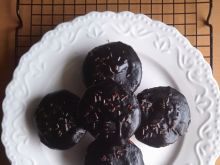 Czekoladowe muffinki z jeżynami