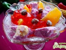Deser lodowo-owocowy z orzechami 
