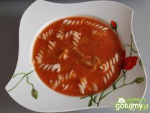 Domowa pomidorowa ze świderkami