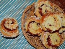 Drożdżowe muffinki z cynamonem i kruszonką