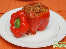 Faszerowana Papryka z Sosem Pomidorowym