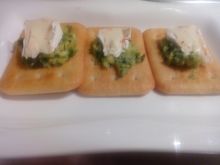 Guacamole na Krakersach z serem pleśniowym HOT 