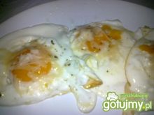 Jajka sadzone z serem