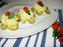 Jajka z sosem majonezowym z szynką