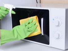 Jak utrzymać w czystości kuchenkę mikrofalową?