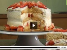 Jak zrobić tort śmietanowy z truskawkami [video]