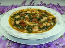 Jednogarnkowe danie z fasolą i suszonym pomidorem