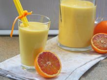 Koktajl jogurt kukurydza i czerwona pomarańcza 