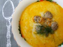 Kremowa zupa pieczarkowo-marchewkowa z pulpecikami