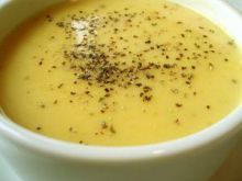Kremowa zupa z żółtego sera 
