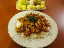 Kurczak po tajsku z białym ryżem