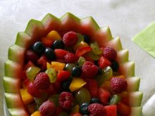 Letnia sałatka owocowa