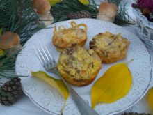 Makaronowe muffinki z grzybami 