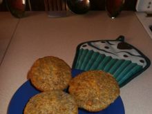Makowe muffinki z dżemem wiśniowym
