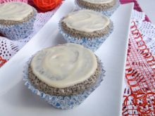Makowe muffiny z białą czekoladą 