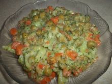 Marchewka z groszkiem i brokułami