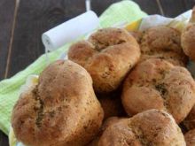 Muffinki chlebowe z prażoną cebulką