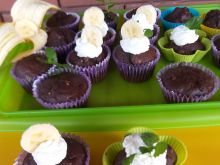 Muffinki czekoladowo - bananowe z czekoladą
