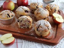 Muffiny z aronią i jabłkiem