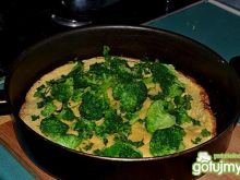 Omlet z zielonym brokułem
