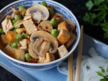 Orientalne tofu z warzywami