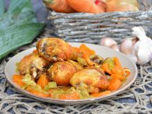 Pałki z kurczaka pieczone z warzywami rękawie 