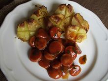Parówki w pomidorowym sosie z natką pietruszki