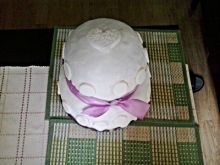Piętrowy tort z lukrem plastycznym