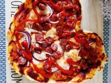 Pizza domowa z mini salami