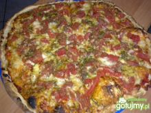 Pizza z pomidorem