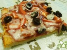 Pizza z salami 5