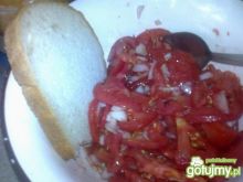 Pomidor z cebulami