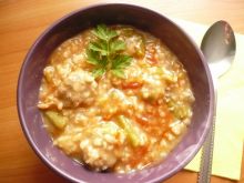 Pomidorówka z ryżem i pulpecikami