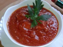 Pomidorowy sosik z boczkiem wędzonym 