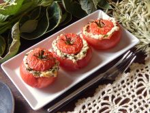 Pomidory malinowe ze szpinakiem