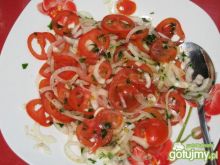 Pomidory z cebulką- surówka do obiadu