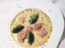 Pożywna zupa brokułowa