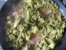 Ryba z brokułami w sosie curry