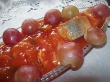 Śledź z winogronem w sosie łowicz