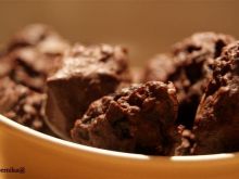 Śliwki w czekoladzie z migdałami