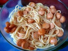 Spaghetti w sosie pomidorowo-serowym
