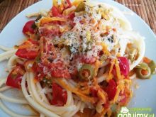 Spaghetti z papryką i innymi warzywami