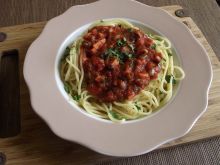 Spaghetti z parówkami w sosie pomidorowym  
