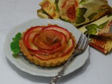 Tartaletki z herbacianymi różami z jabłek