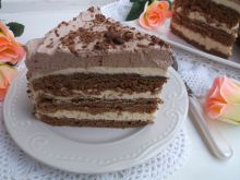 Tort czekoladowo - chałwowy 