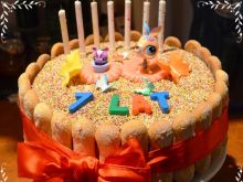 Tort na urodziny