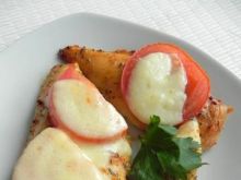 Tymiankowy kurczak z pomidorem i serem